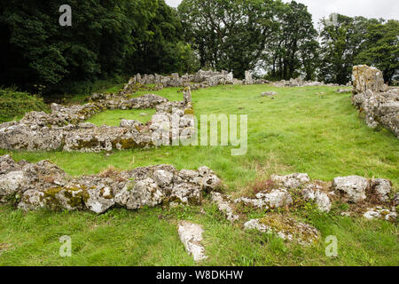 Lligwy Din (Din Llugwy) rimane di insediamento di una capanna Celtic Circle cascina risalente ai tempi dei romani. Moelfre, Isola di Anglesey, Galles, Regno Unito, Gran Bretagna Foto Stock