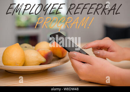 La grafia la scrittura di testo Employee Referral Program. Foto concettuale di reclutamento interno metodo impiegato da organizzazioni Foto Stock