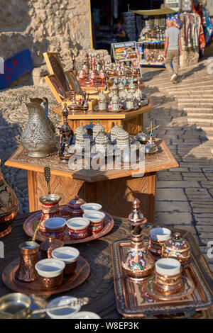 Teiere musulmana in un mercato Foto Stock