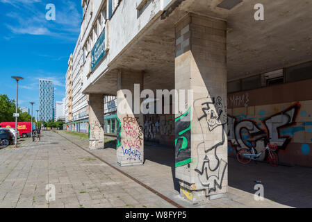 Haus der Statistik, abbandonata ex edificio del tedesco orientale Ufficio Statistiche nella zona centrale di Berlino Foto Stock