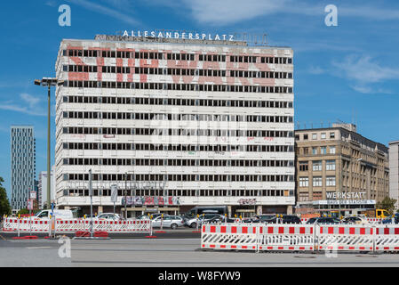 Haus der Statistik, abbandonata ex edificio del tedesco orientale Ufficio Statistiche nella zona centrale di Berlino Foto Stock