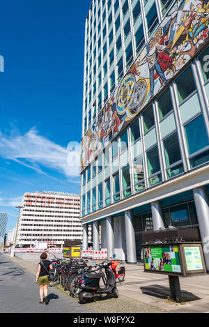 Haus der Statistik, abbandonata ex edificio del tedesco orientale Ufficio Statistiche nella zona centrale di Berlino Foto Stock