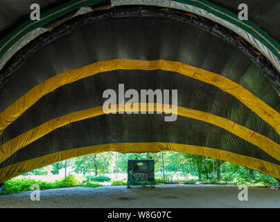 Abbandonato il grado 360 cinema in Spreepark, Berlino in disuso il parco a tema della RDT era Foto Stock