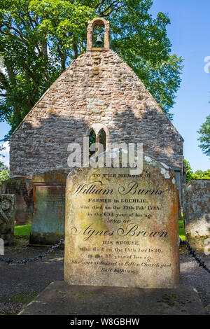 Alloway Kirk e il cimitero con la tomba di pietra del William Burns e Agnes Brown i genitori di Robert Burns Scottish National bard, Alloway, Ayr, Foto Stock