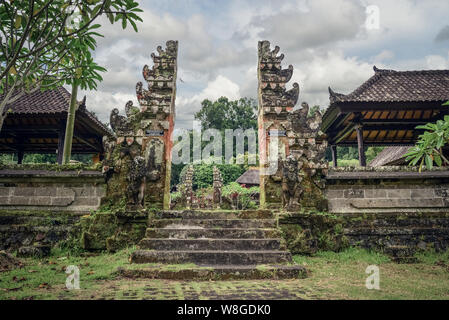 Pura Luhur Batukau Batukaru tempio indù di Tabanan, Bali, Indonesia. Situato sul versante sud del monte Batukaru, Tabanan, Bali Indonesia. Foto Stock