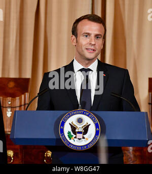 Il Presidente francese Macron offre commento allo Stato un pranzo a Washington il 24 aprile 2018 Foto Stock