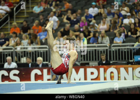 8 agosto 2019: ginnasta Alec Yoder di Ohio State compete durante il primo giorno di uomini ginnastica concorso al 2019 U.S. Campionati, svoltasi a Kansas City, MO. Melissa J. Perenson/CSM Foto Stock