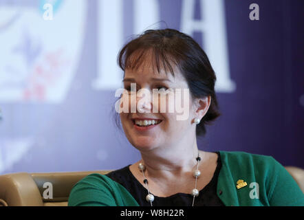 Julie Deane, fondatore di Cambridge sacchetta Company, sorrisi durante la conferenza mondiale sulle donne e imprenditorialità detenute dal gruppo Alibaba in Hangzhou Foto Stock