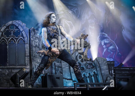 Powerwolf esibirsi dal vivo sul palco di Bloodstock Open Air Festival, UK, 9 agosto 2019. Foto Stock