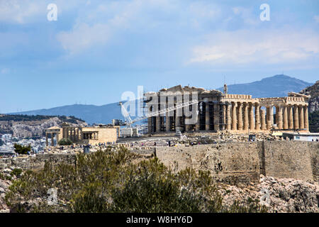 Atene, Grecia, giu 04, 2016. L'Acropoli di Atene visto dalla collina delle Muse. Foto Stock