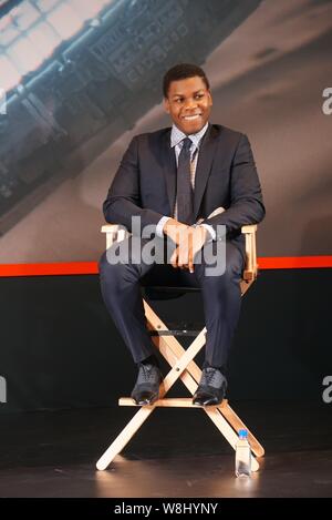 Attore inglese John Boyega partecipa a una conferenza stampa per il suo film "Guerre Stellari: la forza risveglia' in Cina a Shanghai, 28 dicembre 2015. Foto Stock