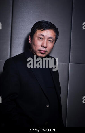 --FILE--antiquariato cinese Liu collettore Yiqian, fondatore del museo lunga, pone per le foto in Cina a Shanghai, Gennaio 2014. Il mondo di aste Wan ama Foto Stock