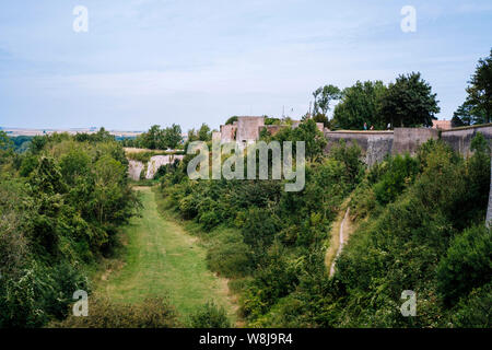 Bastioni a Montreuil-sur-Mer, Francia settentrionale Foto Stock