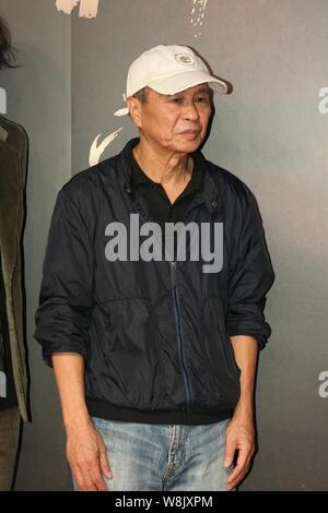 Direttore Taiwanese Hou Hsiao-hsien pone ad una Premiere per il suo film 'L'assassino' a Taipei, Taiwan, 26 agosto 2015. Foto Stock
