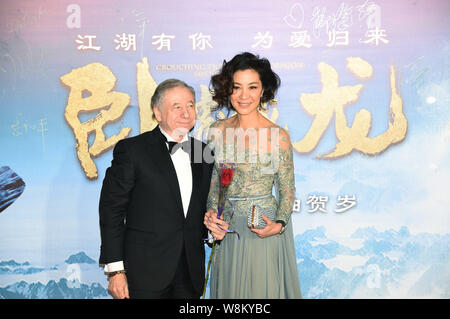 Malaysian attrice Michelle Yeoh, destro e il suo fidanzato Jean Todt, Presidente della Federazione Internationale de läAutomobile (FIA), arrivano sul Foto Stock