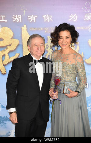 Malaysian attrice Michelle Yeoh, destro e il suo fidanzato Jean Todt, Presidente della Federazione Internationale de läAutomobile (FIA), arrivano sul Foto Stock