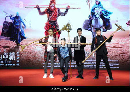 (Da sinistra) Hong Kong attori legge Chung-lui, meglio noto come lui legge e Aaron Kwok, attori cinesi Feng Shaofeng e Shen Egli, meglio noto come Xiaoshe Foto Stock