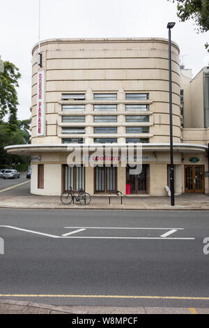Gli esterni Art Deco di Cooltura e polacco Radio Londra (ex Isleworth Studios) su Odeon Parade, London Road, Isleworth, London, Regno Unito Foto Stock