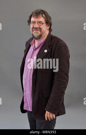 Edimburgo, Scozia, Regno Unito, 10 agosto 2019. Edinburgh International Book Festival. Foto chiamata: James Robertson e Iban Zaldua. Il credito Andrew Eaton/Alamy Foto Stock