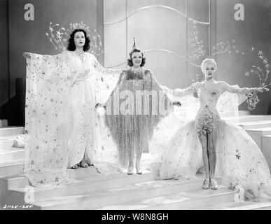 HEDY LAMARR Judy Garland e Lana Turner in ZIEGFELD GIRL 1941 Direttore Robert Z. Leonard con numeri musicali diretto da Busby Berkeley costumi Gilbert Adrian Metro Goldwyn Mayer Foto Stock