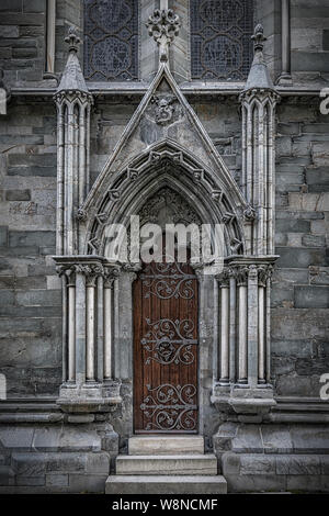 La cattedrale Nidaros della Chiesa di Norvegia che si trova nella città di Trondheim in il Trondelag county. Essa è stata costruita sopra il luogo di sepoltura di re Olav II, che Foto Stock