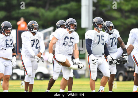 Bourbonnais, Illinois, Stati Uniti d'America. 10 Agosto, 2019.I giocatori warming ui durante la Chicago Bears training camp a Olivet Nazarene University in Bourbonnais, Illinois. Dean Reid/CSM. Credito: Cal Sport Media/Alamy Live News Foto Stock