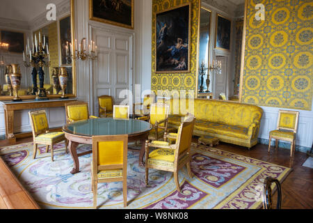 Uno dei tanti salotti entro il Grand Trianon Palace - Palazzo di Versailles, Yvelines, regione di Île-de-France di Francia Foto Stock