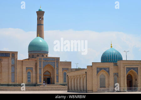 Hai Imam (Hazrati Imam) Square, il principale musulmano complesso religioso di Tashkent, Uzbekistan Foto Stock