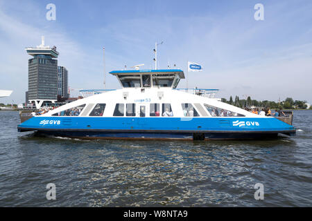 GVB Amsterdam IJVEER traghetto 53 in servizio tra la stazione centrale e Amsterdam-Noord. Il servizio è gratuito. Foto Stock