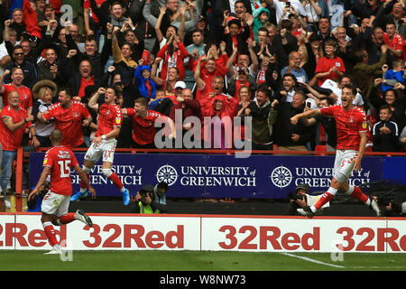 Londra, Regno Unito. 10 Ago, 2019. Conor Gallagher di Charlton Athletic (11) festeggia dopo aver segnato il suo team il terzo obiettivo. EFL Skybet partita in campionato, Charlton Athletic v Stoke City a valle a Londra il sabato 10 agosto 2019. Questa immagine può essere utilizzata solo per scopi editoriali. Solo uso editoriale, è richiesta una licenza per uso commerciale. Nessun uso in scommesse, giochi o un singolo giocatore/club/league pubblicazioni. pic da Steffan Bowen/Andrew Orchard fotografia sportiva/Alamy Live news Credito: Andrew Orchard fotografia sportiva/Alamy Live News Foto Stock