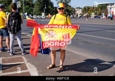 Bucarest, Romania. 10 agosto 2019. Espatriati rumeni e stranieri che tornano nel paese per unirsi alla protesta come decine di migliaia di persone che marciano per le strade della capitale, Bucarest, per protestare contro le accuse di corruzione in corso all'interno del governo rumeno. Foto Stock