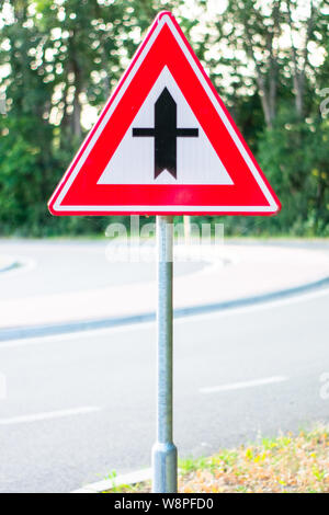 Dutch cartello stradale B3: si dovrebbe ottenere la priorità da piloti provenienti da sinistra o da destra Foto Stock