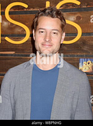 WEST HOLLYWOOD, CA - 10 agosto: Justin Hartley assiste NBC's 'Questo è noi' pancake con il Pearsons a 1 Hotel West Hollywood di Agosto 10, 2019 in West Hollywood, California. Foto Stock