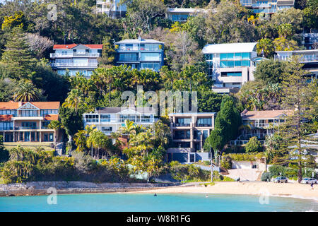 Luxury Waterfront case dalla costa a Palm Beach, una benestante sobborgo di Sydney, Nuovo Galles del Sud, Australia Foto Stock