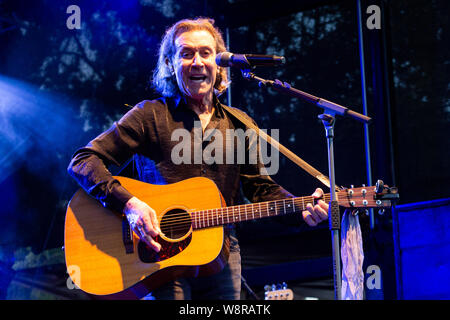 A Mülheim an der Ruhr, Germania. 10 Ago, 2019. Cantante britannico Albert Hammond suona presso Ruhrbühne 2019 come parte del suo libro dei Canti di Tour. Credito: Immagini vibranti/Alamy Live News Foto Stock