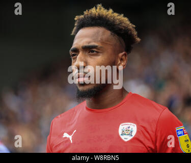 10 agosto 2019 , Hillsborough, Sheffield, Inghilterra; Sky scommessa campionato, Sheffield Mercoledì vs Barnsley : Mallik Wilks (36) di Barnsley Credit: Mark Cosgrove/News immagini, English Football League immagini sono soggette a licenza DataCo Foto Stock