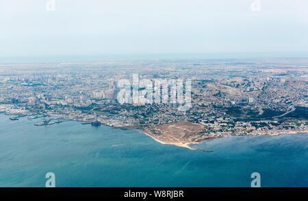 Veduta aerea Sultan Burnu, Zygh, Akhmedly, Gunashli e Hazi Aslanov aree di Baku, capitale dell'Azerbaigian. Foto Stock