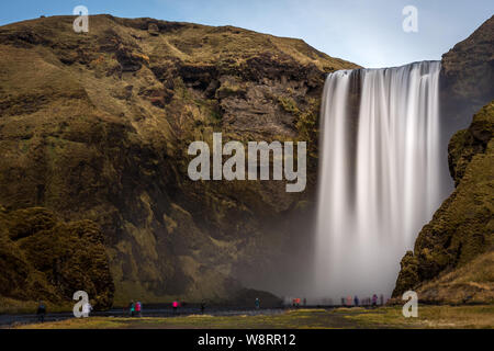 Skogafoss, la più alta cascata nel sud dell'Islanda Foto Stock