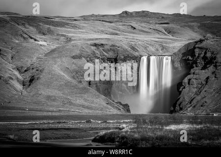Skogafoss, la più alta cascata nel sud dell'Islanda Foto Stock