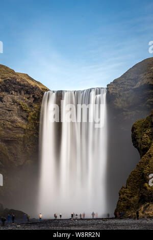 Skogafoss, la più alta cascata nel sud dell'Islanda Foto Stock
