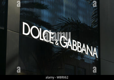 BEVERLY HILLS, CA/STATI UNITI D'America - 3 gennaio 2015: Dolce & Gabbana store esterno. Dolce & Gabbana è un lusso italiano industria casa di moda. Foto Stock