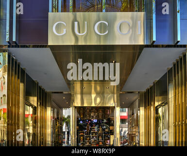 BEVERLY HILLS, CA/STATI UNITI D'America - 3 gennaio 2015: Gucci store esterno. Gucci è un italiano di moda e di pelletteria marchio con negozi al dettaglio throughou Foto Stock