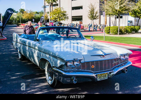 RM Sotheby's (ex RM Auctions) 1960 Imperial Crown convertibili Foto Stock
