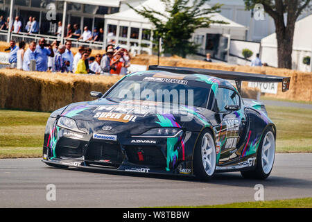 2019 gr Toyota Supra HKS Drift auto con autista Nobuteru Taniguchi al 2019 Goodwood Festival of Speed, Sussex, Regno Unito. Foto Stock