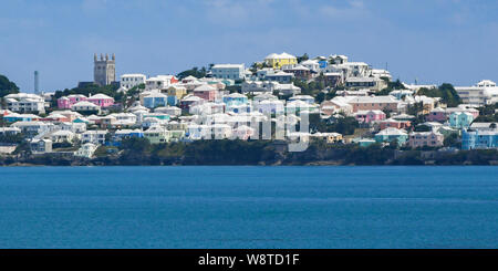 Hamilton Bermuda Isola homes - edificio color pastello su Bermuda - case colorate graziosi edifici sull isola tropicale - Hamilton Bermuda pastelli litorale Foto Stock