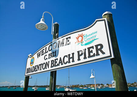 BRADENTON BEACH, Anna Maria Island, FL/STATI UNITI D'America - 19 Maggio 2019: Bradenton Beach molo storico su Anna Maria Island, Florida Foto Stock