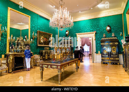 Boulle mobili nella Grande Sala della Wallace Collection di Londra, Regno Unito Foto Stock