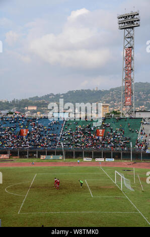 Partita di calcio internazionale a Freetown in Sierra Leone vs Seychelles nel 2014 Foto Stock