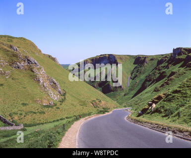 Winnats Pass, Peak District del Derbyshire, Derbyshire, England, Regno Unito Foto Stock