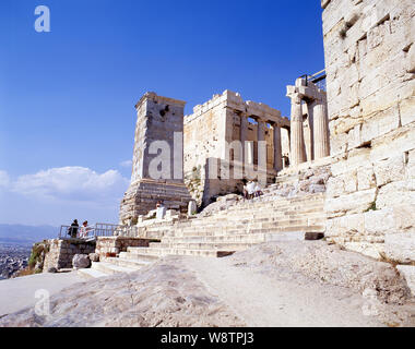 I Propilei, l'Acropoli di Atene Atene (Athina), il centro di Atene, Grecia Foto Stock